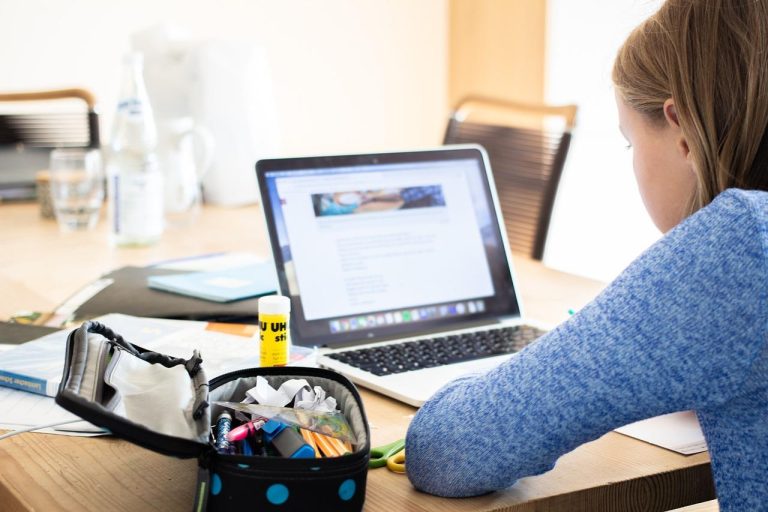 Moderne vergaderruimte in Den Bosch met professionele inrichting en technische faciliteiten voor succesvolle zakelijke vergad